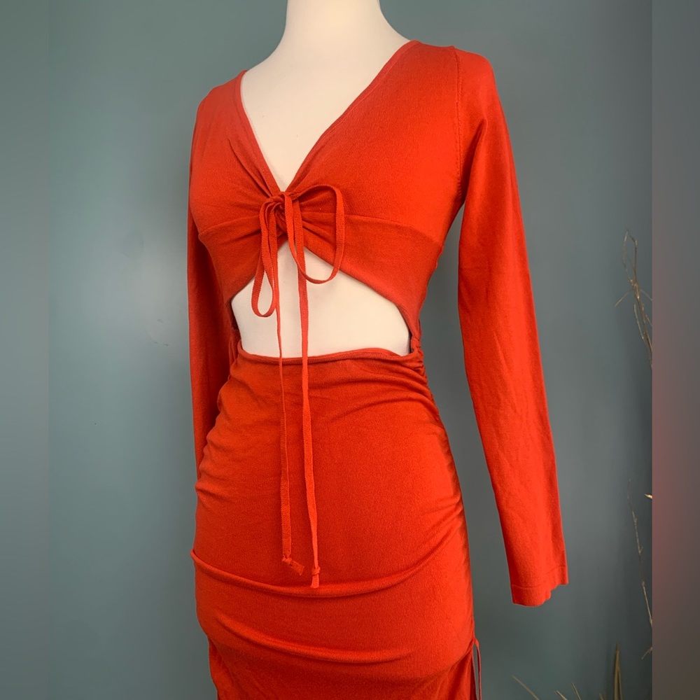 Hera orange dress open front